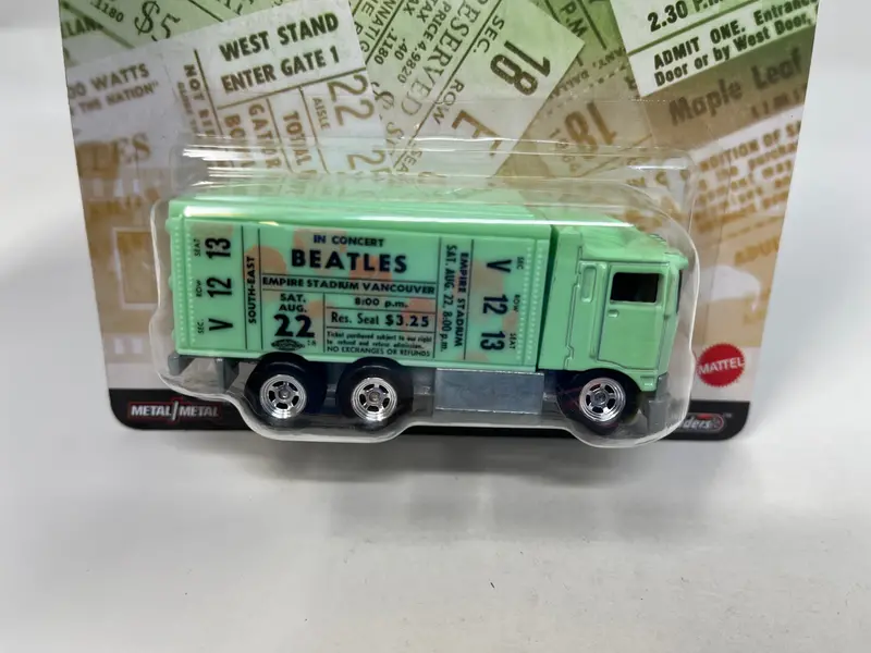 Hiway Hauler Beatles * Green * 2024 Hot Wheels Pop Culture Case D 2
