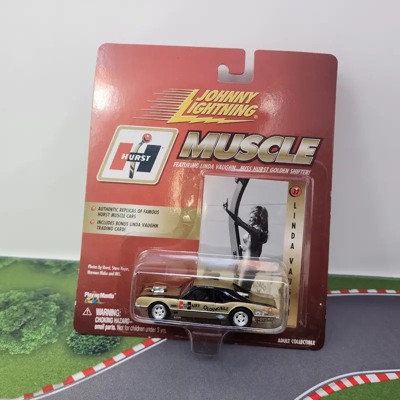 Hurst Oldsmobile Linda Vaughn * Johnny Lightning Muscle Hurst 1