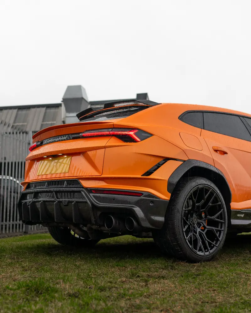 Lamborghini Urus S/Perf Carbon Aero Kit 1