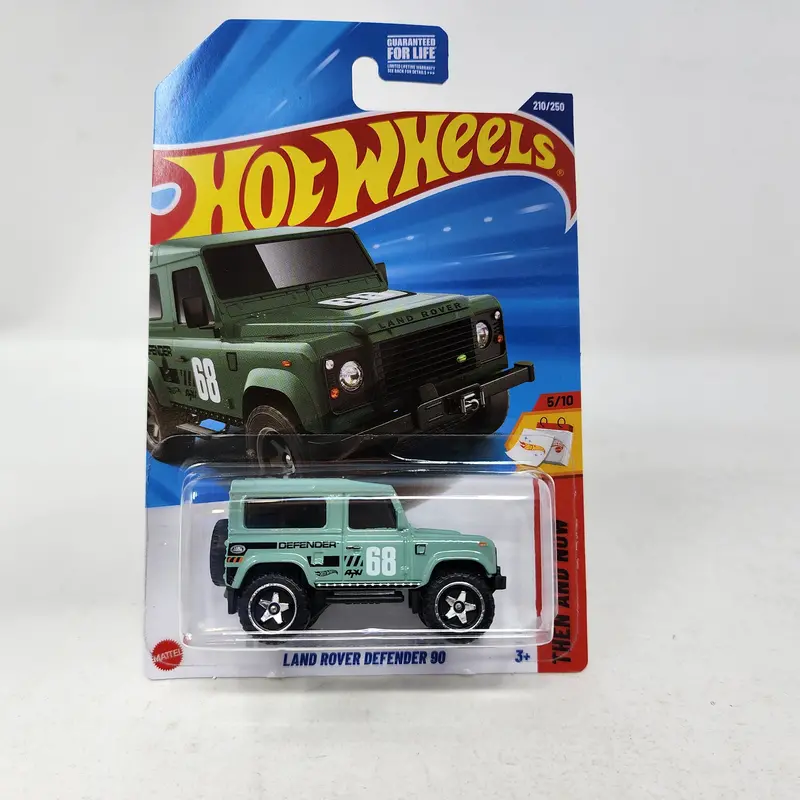 Land Rover Defender 90 #210 * Light Green * 2025 Hot Wheels  New! Case Q 1