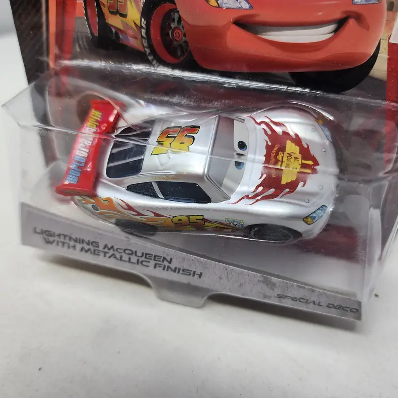 Lightning Mcqueen W/ Metallic Finish * Disney Pixar Cars 2 * Kmart Silver Racer 2