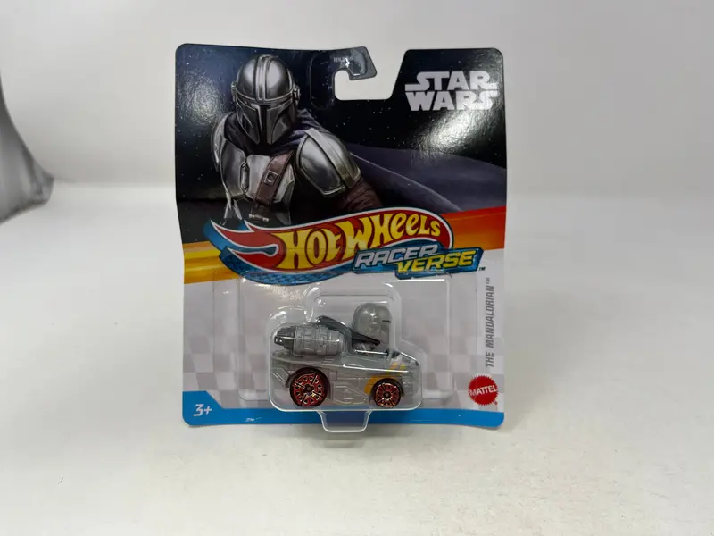 Mandalorian * Star Wars * 2025 Hot Wheels Racer Verse Case E * Bad Card 1