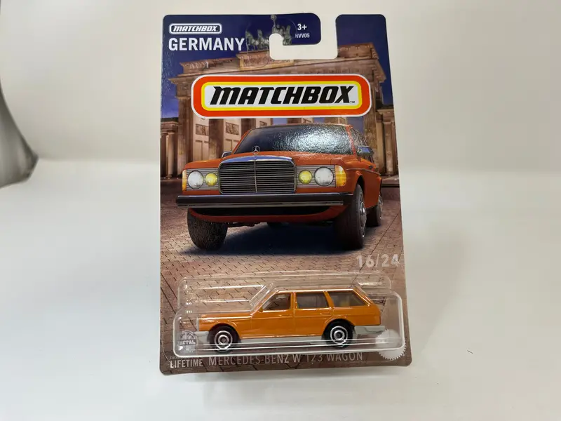 Mercedes-Benz W123 Wagon * 2024 Matchbox European Series Case C 1