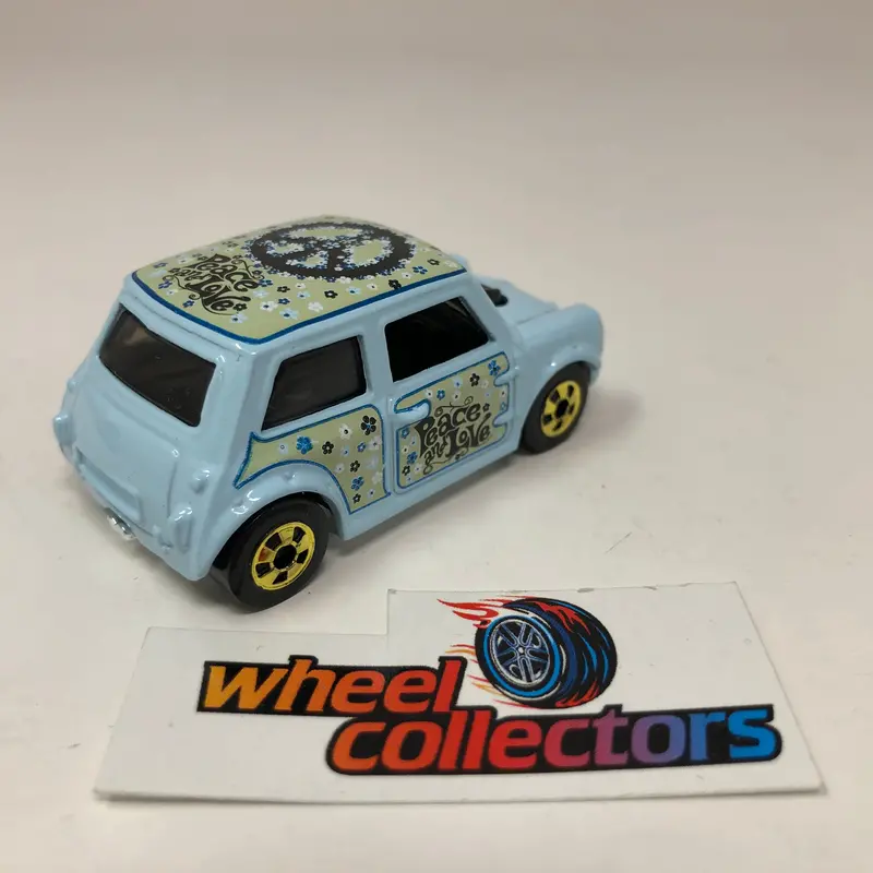 Morris Mini * Blue * Hot Wheels 1:64 Scale Diecast Loose 2