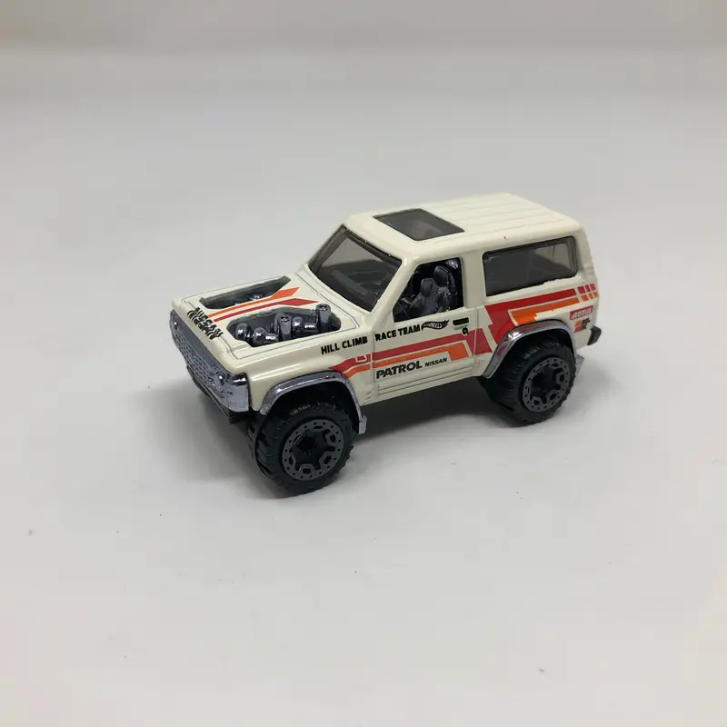 Nissan Patrol * Hot Wheels 1:64 Scale Loose Diecast 1