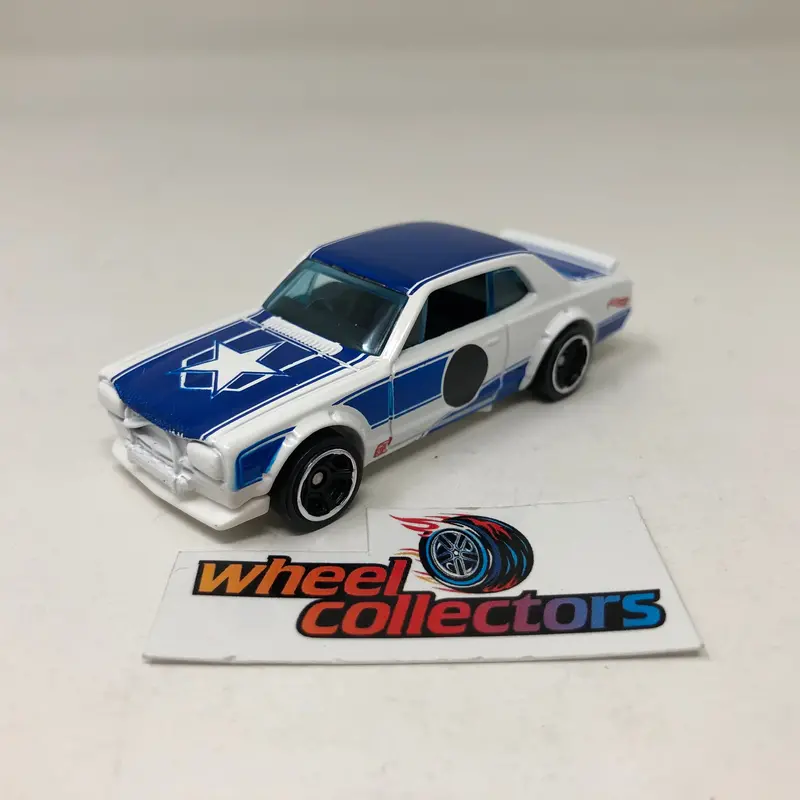 Nissan Skyline H/T 2000Gt-X * White * Hot Wheels Loose 1:64 Scale 1