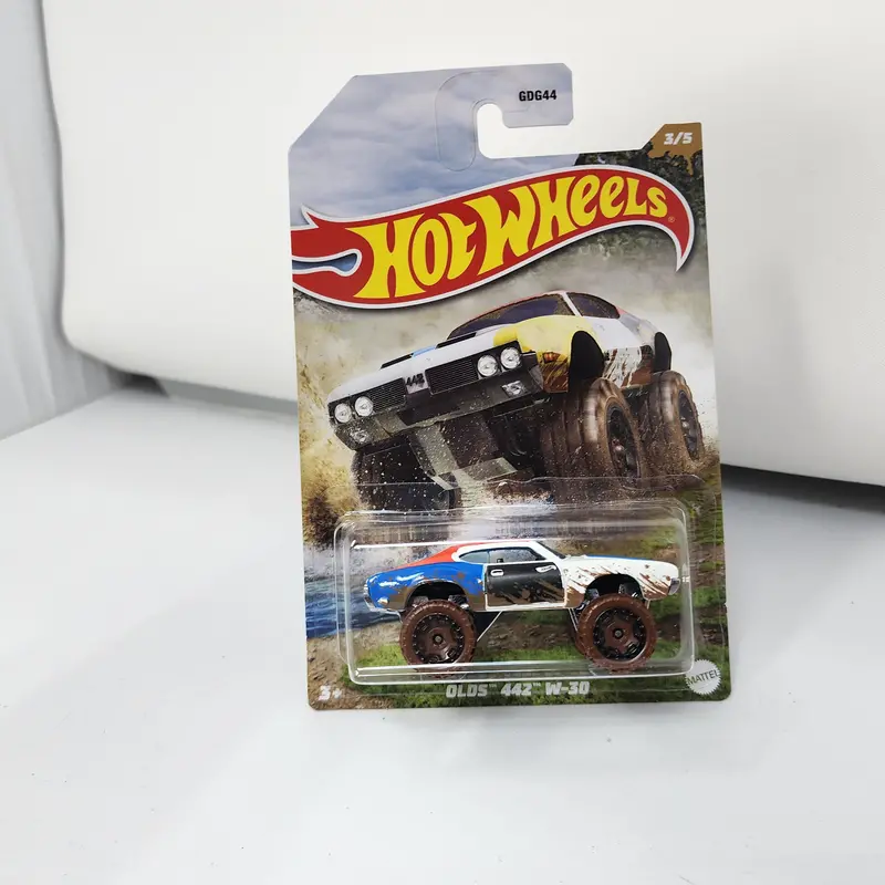 Old 442 W-30 * Hot Wheels Mud Runners 1