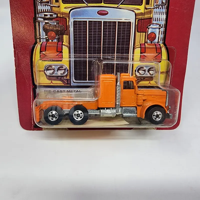 Peterbilt No 5672 * Orange * 1982 Hot Wheels Hong Kong Steering Rigs 2