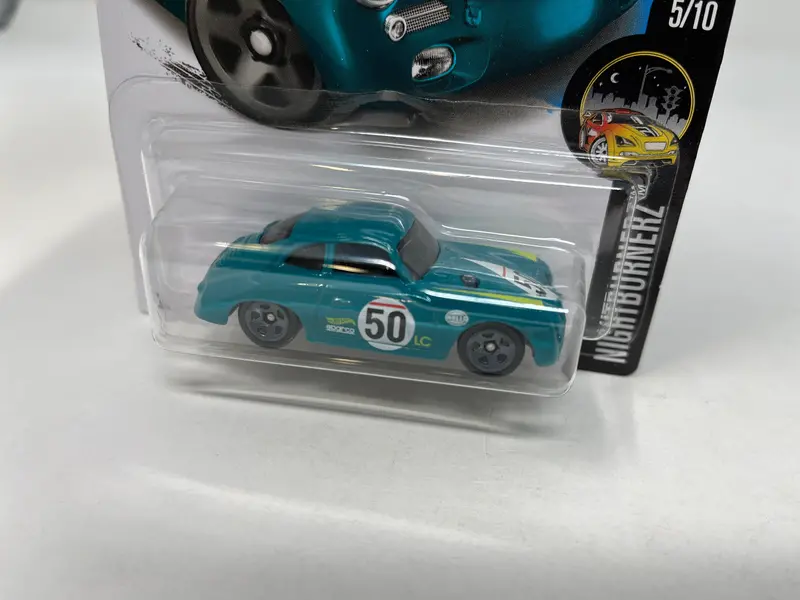 Porsche 356A Outlaw #325 * 2017 Hot Wheels * Green 2