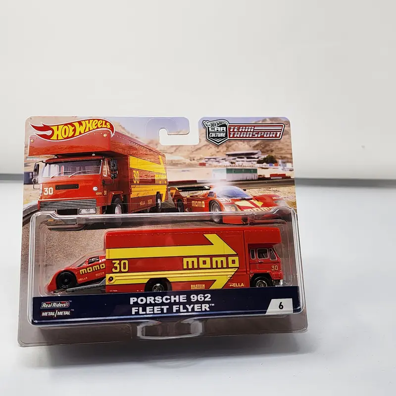 Porsche 962 & Fleet Flyer Momo #6 * Hot Wheels Team Transport Car Cultur 1