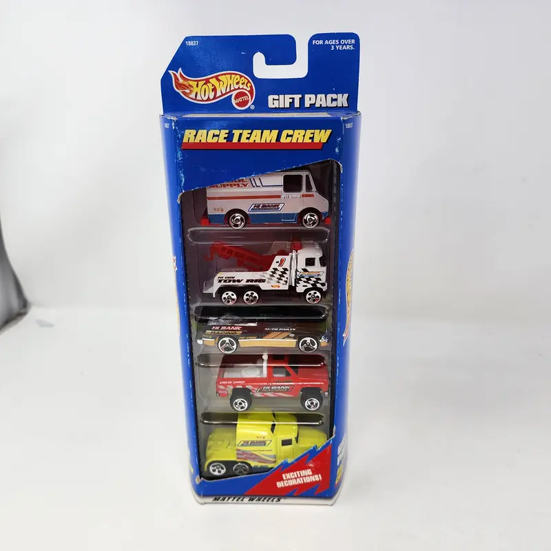 Race Team Crew * 5 Pack * Hot Wheels Gift Pack 1