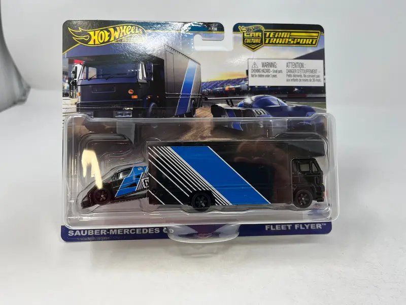 Sauber-Mercedes C9 & Fleet Flyer * 2024 Hot Wheels Team Transport Case B 1