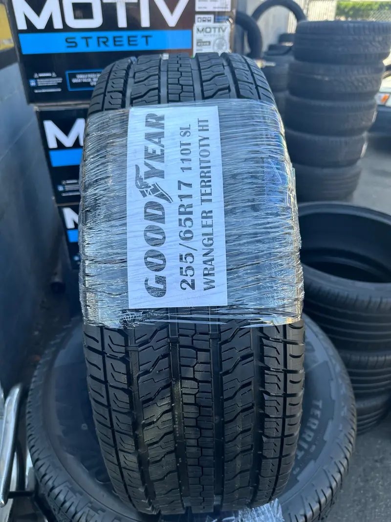 Set Of (4) 255/65R17 Goodyear Wrangler Territory Ht 110T Like New 1