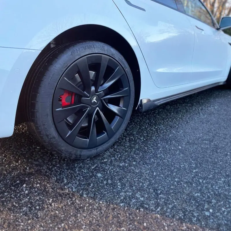 Tesla Model 3 V Style Carbon Fibre Side Skirt 16-Present 1