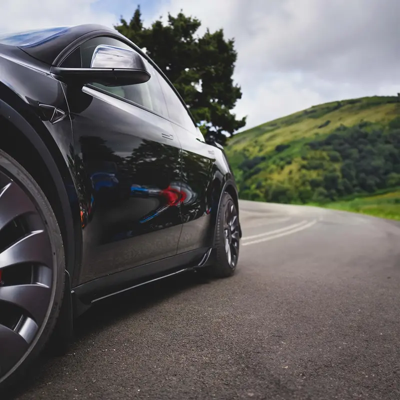 Tesla Model Y Competition Style Gloss Black Side Skirt 19-22 1