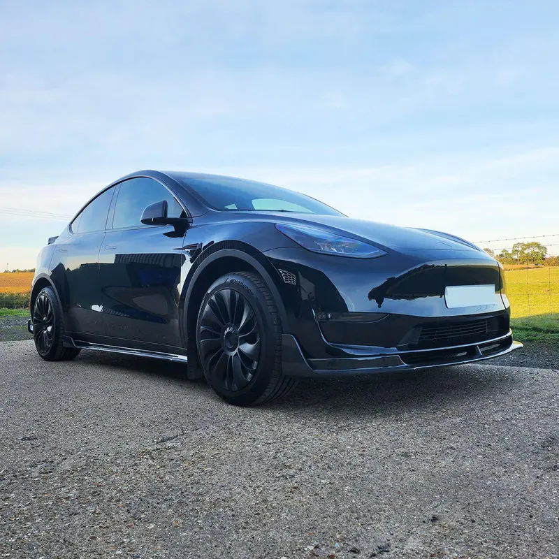 Tesla Model Y V Style Carbon Fibre Side Skirt 19-23 1