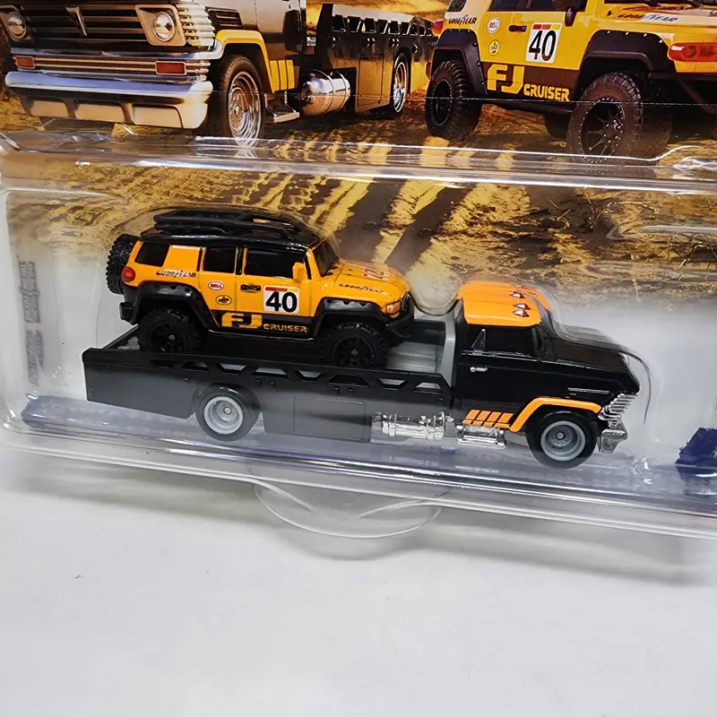 Toyota Fj Cruiser & Horizon Hauler * 2025 Hot Wheels Team Transport Case G 2