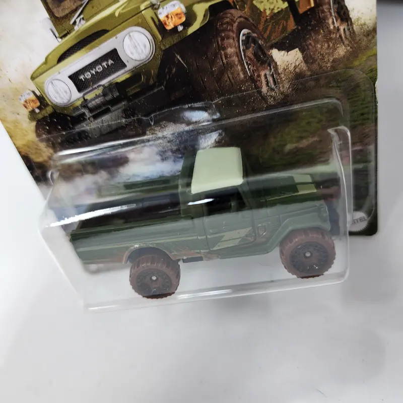 Toyota Land Cruiser * Green * Hot Wheels Mud Runners 2