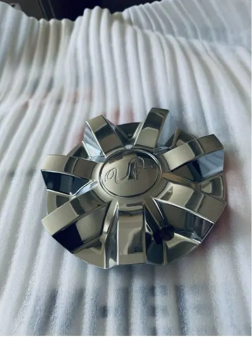 U2-35 Chrome Wheel Center Cap Serial Number Cs377t-1P Sj903-06 1