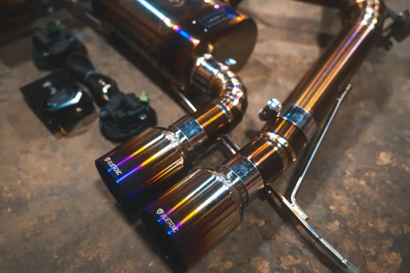 Valvetronics Exclusive 2.5 Inch Tips 2