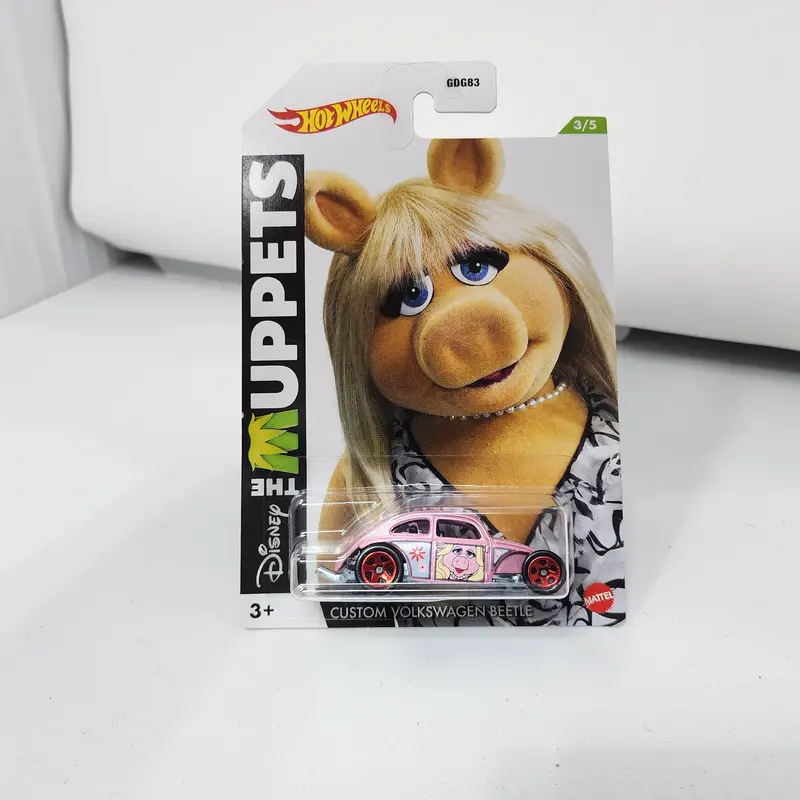 Volkswagen Beetle Miss Piggy * Hot Wheels The Muppets Disney 1