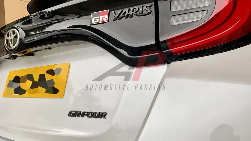 Yaris Gr Rear Badge Set Gloss Black 3